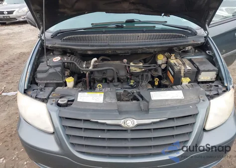 2005 Chrysler Town & Country z USA, uszkodzony, nr VIN 1C4GP45R55B239046